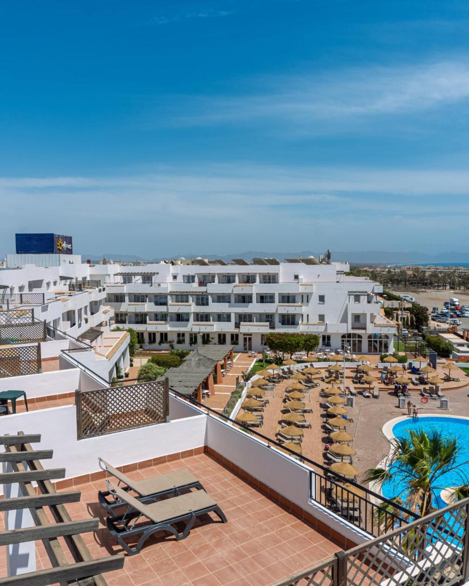Piscina en o cerca de Ohtels Cabogata