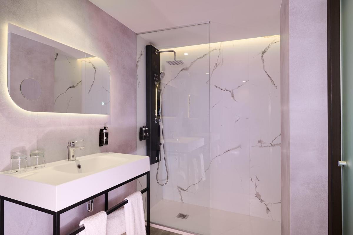 Un baño de Gran Hotel Luna de Granada