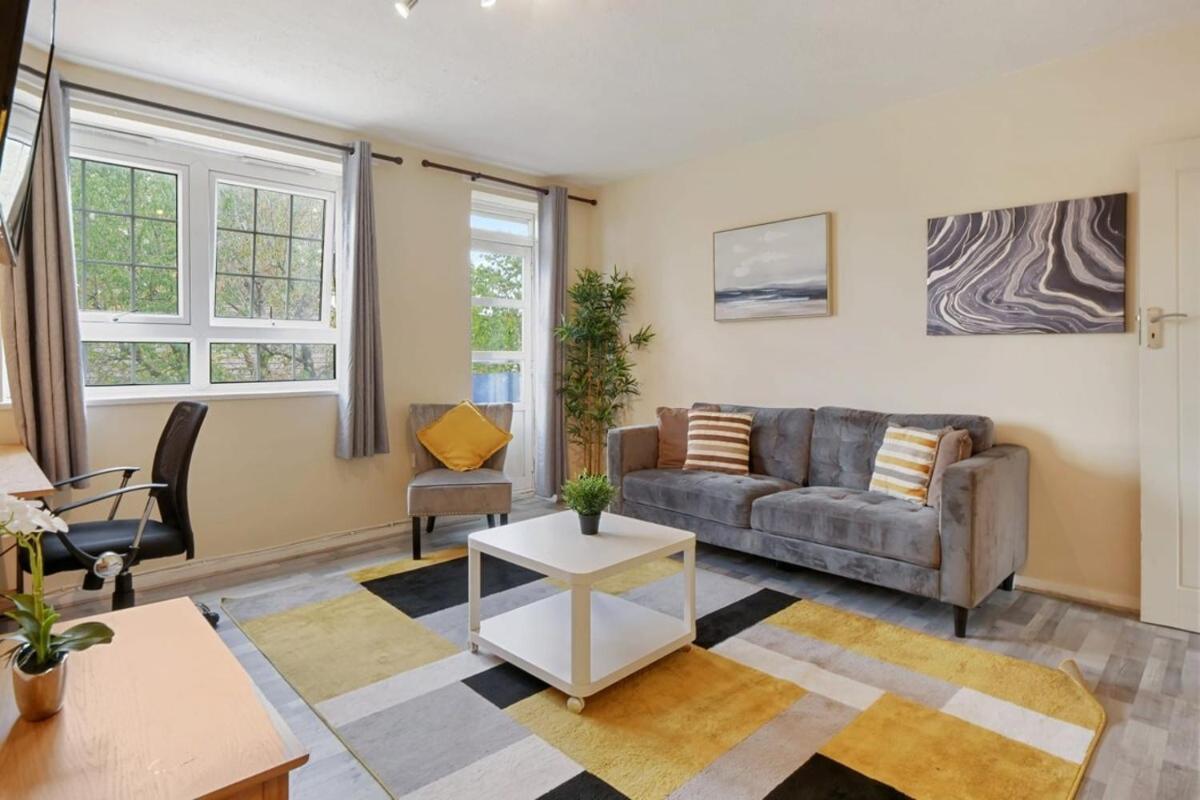 The Serene 2-bedroom Flat W Free Street Parking - Housity