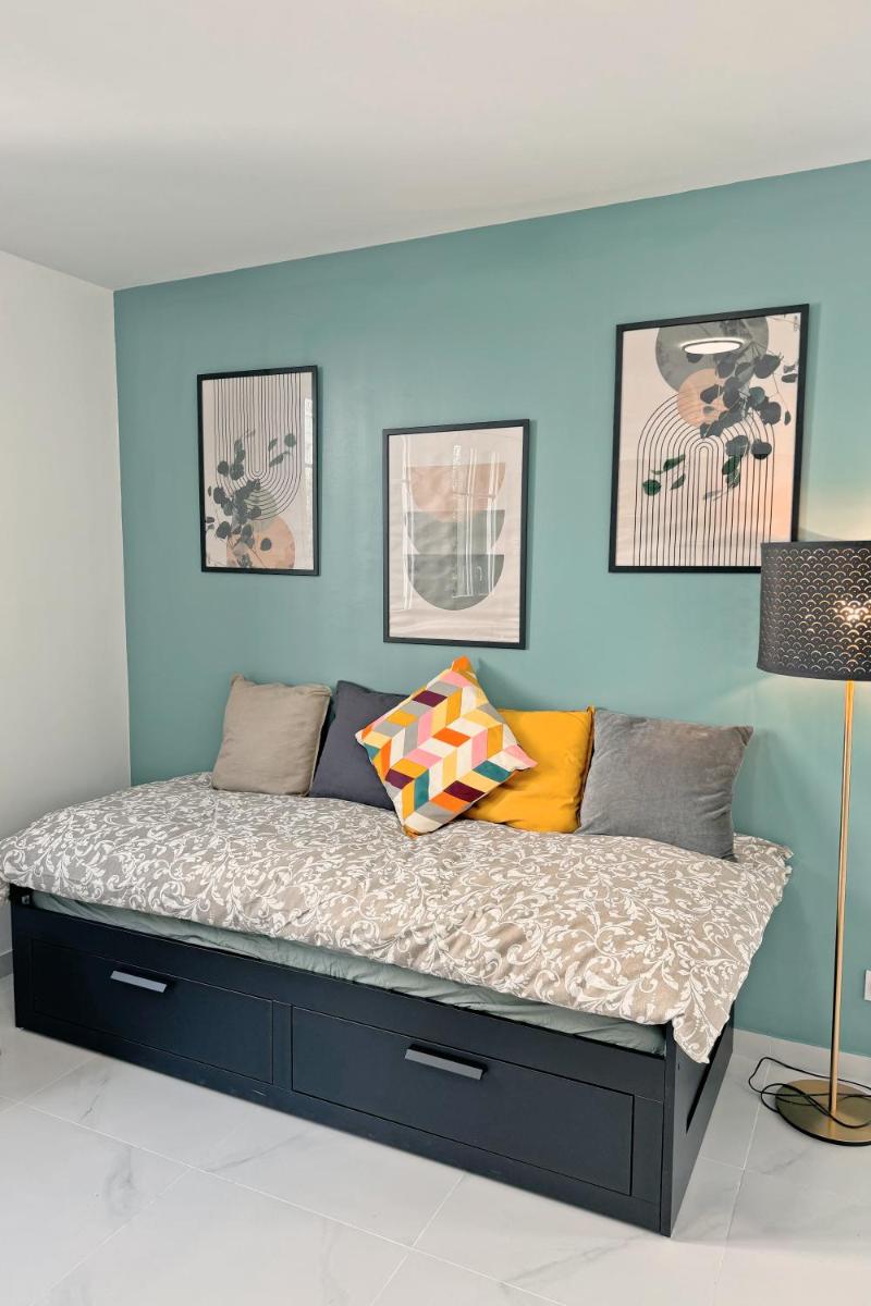 Cozy Paris Gateway Apartments Groups with free parking - Housity