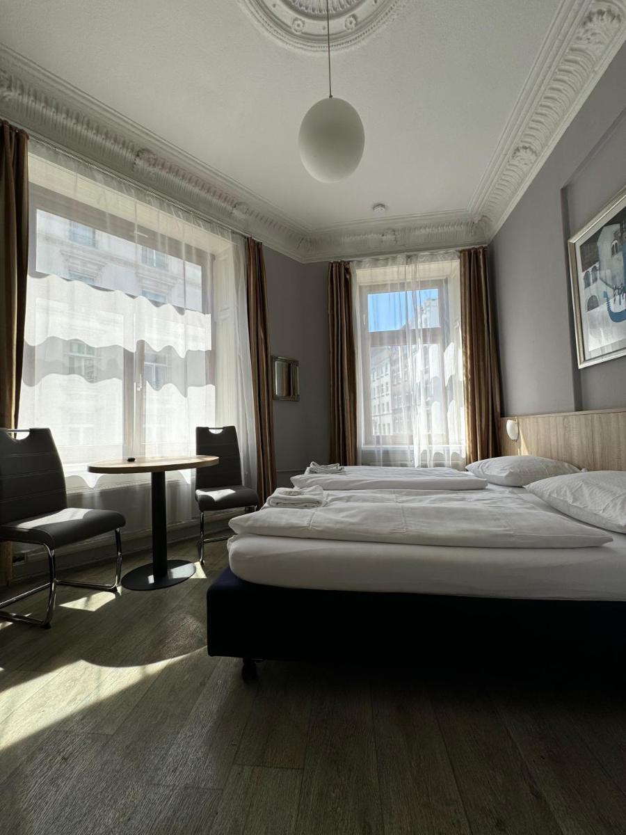 Hotel Kieler Hof - Hamburg Central Station - Housity
