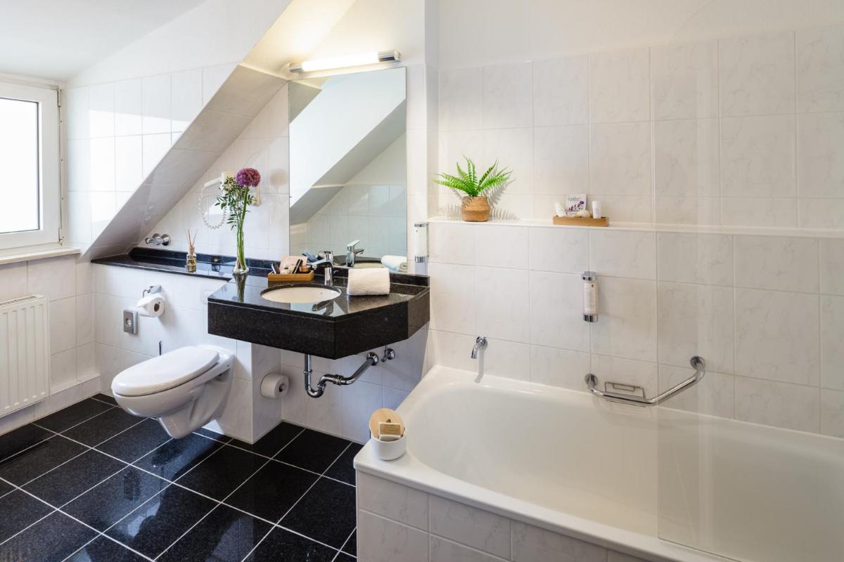 Star-Apart Hansa Hotel - Housity