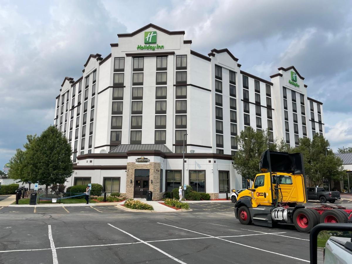 Holiday Inn Hotel & Suites Chicago Northwest - Elgin, an IHG Hotel - Housity