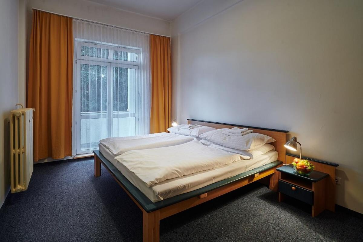 Hotel Palace - KÚPELE SLIAČ - Housity