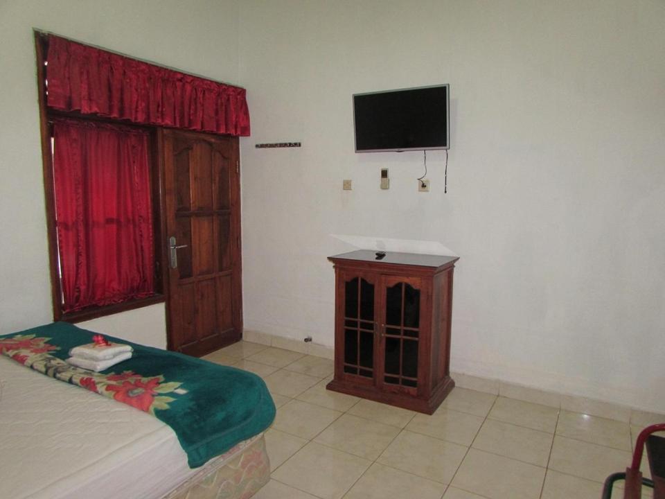Hotel Singasari - Housity