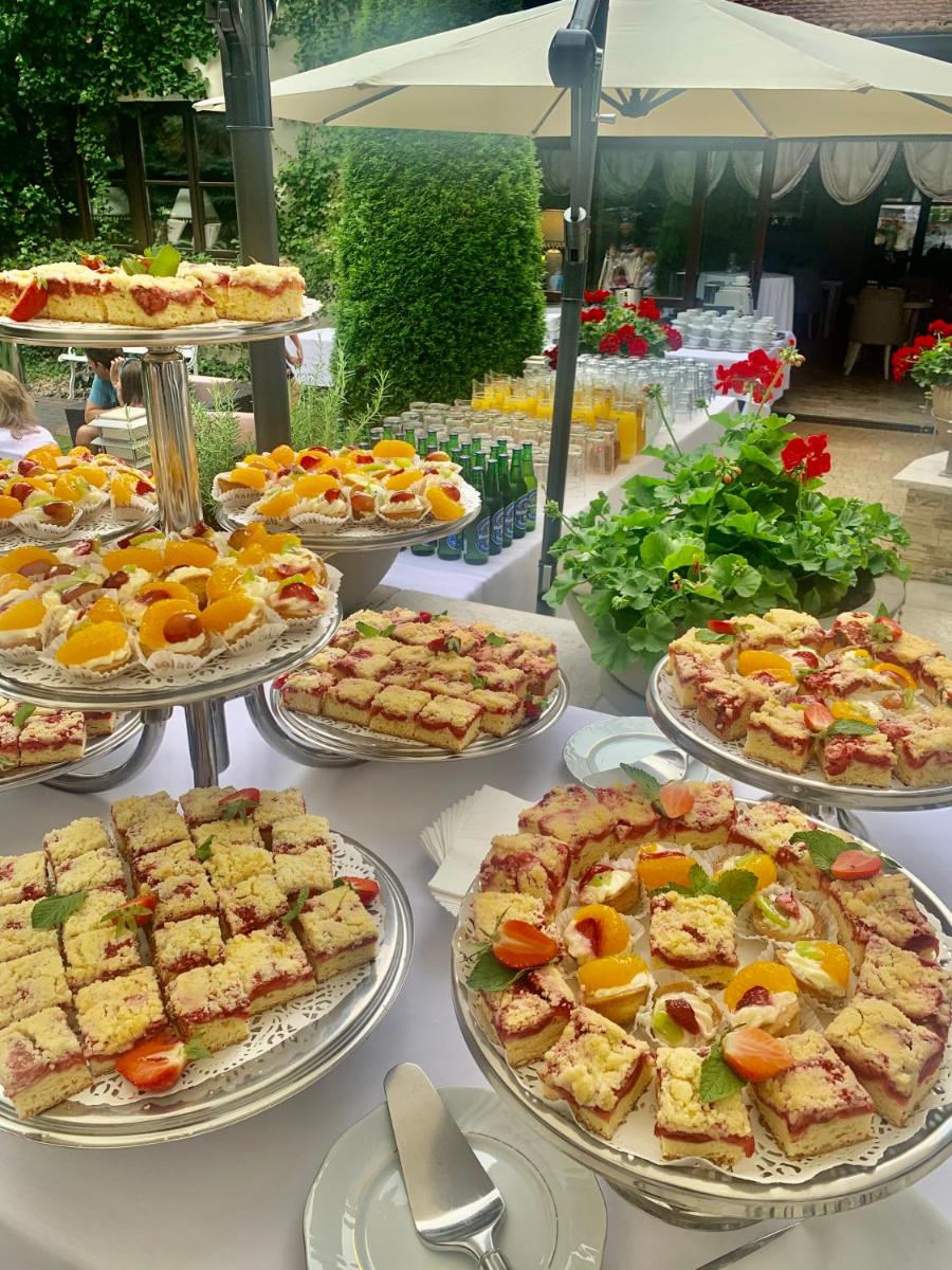 Noce i Dnie Hotel - Housity