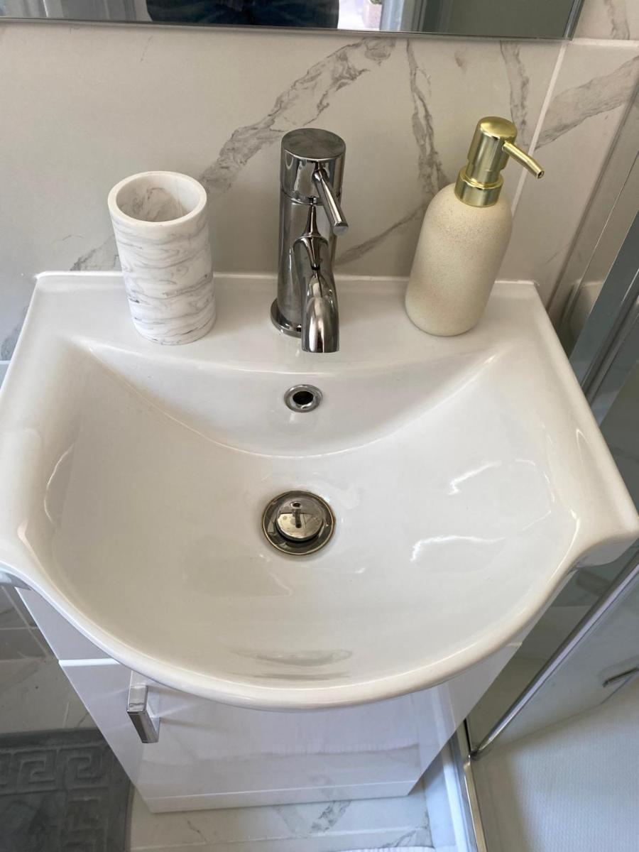 Cosy one bed flat - Colnbrook - Housity