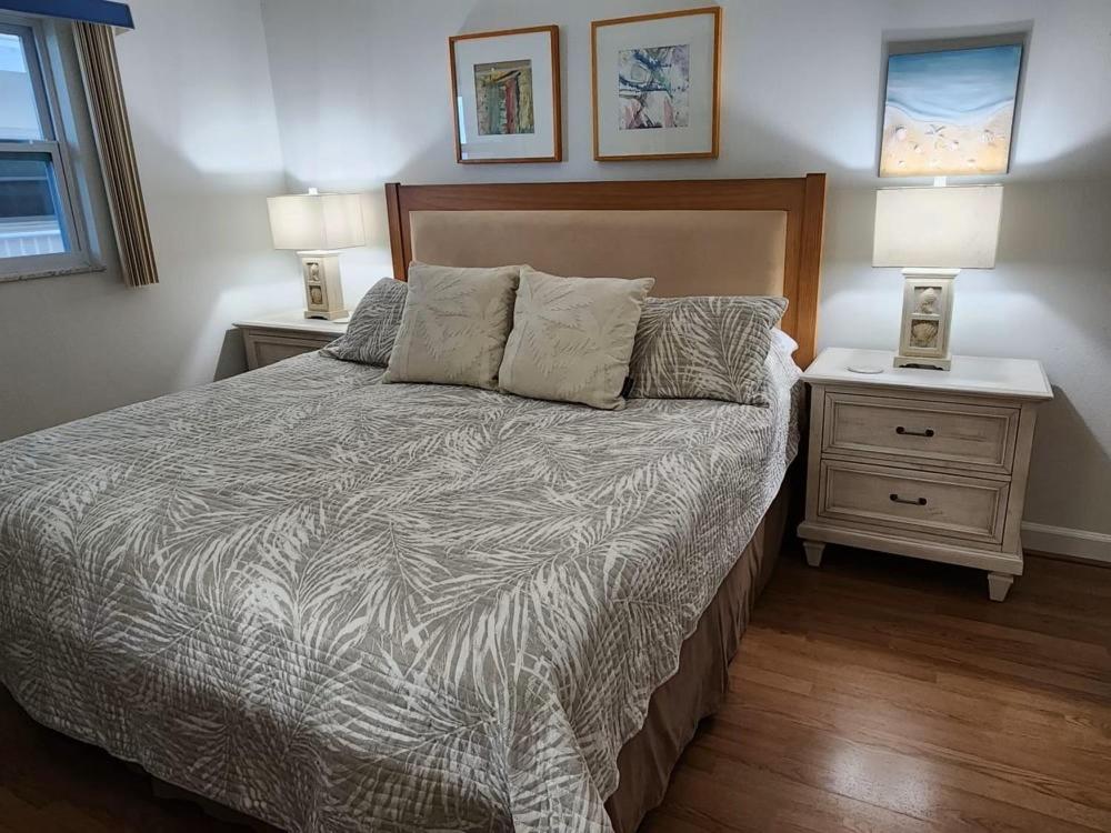Holiday Villas II ON THE BEACH w/Intercoastal View - Housity