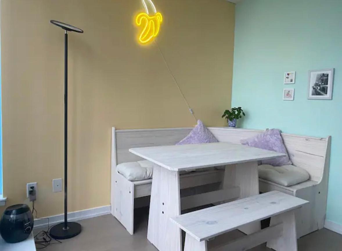 Bright 1BR w Large Terrace - Entertainment District - Housity