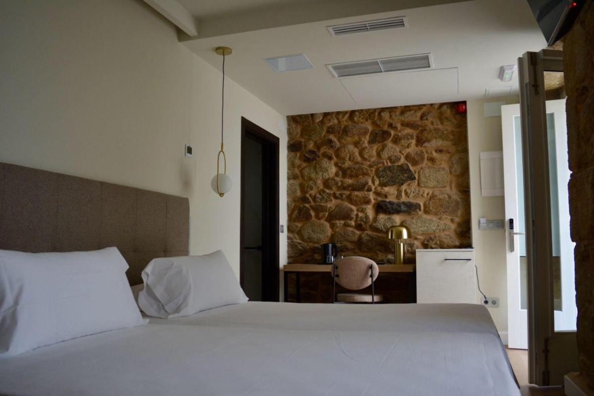 Corona de Galicia Rooms - Housity