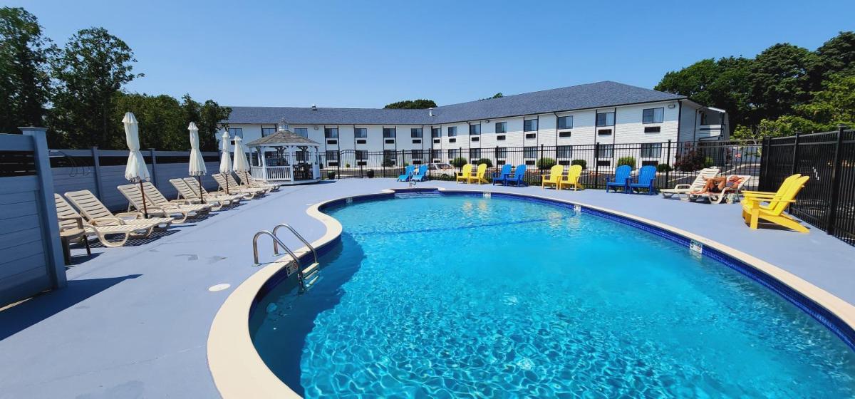 Ambassador Inn and Suites - Housity