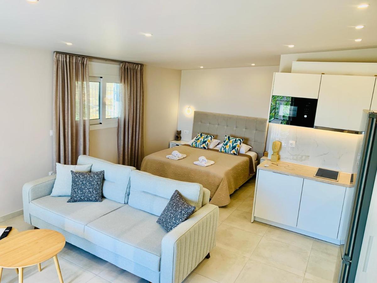 Thelfi Luxury studio in Attica - close to varkiza beach - Sea view - Housity