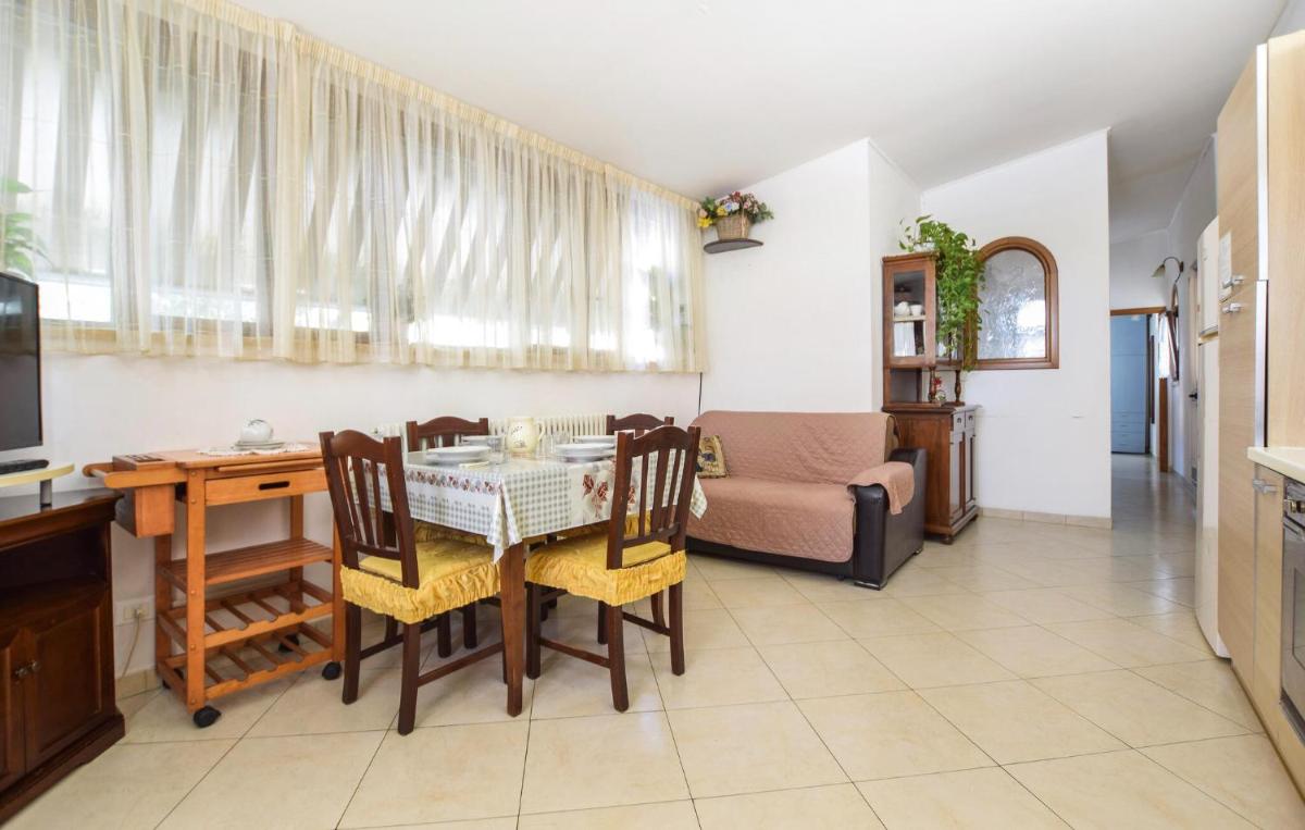 Gorgeous Apartment In Piano Di Mommio - Housity