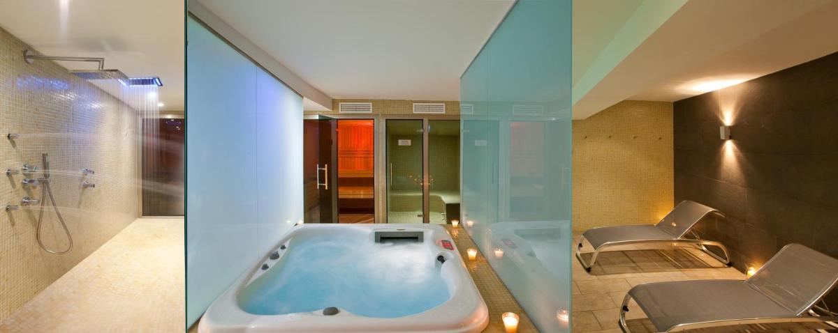 Un baño de Hotel RH Portocristo & Wellness