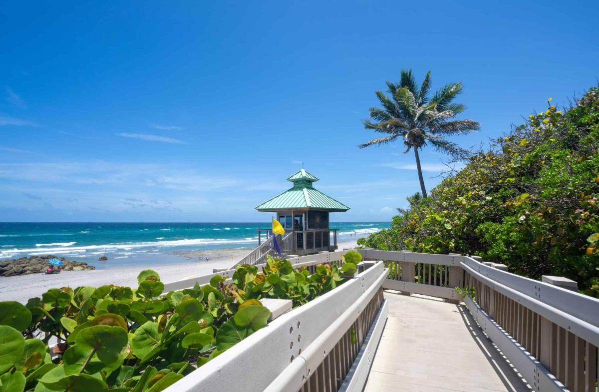 Holiday Inn & Suites Boca Raton - North - Housity