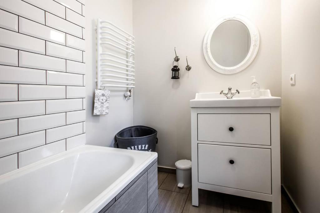Grey Apartments - Housity