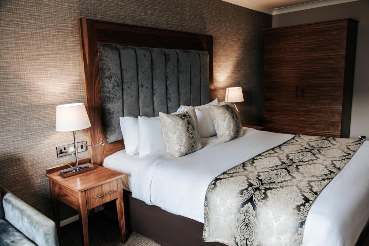 Manor House Hotel & Spa, Alsager - Housity