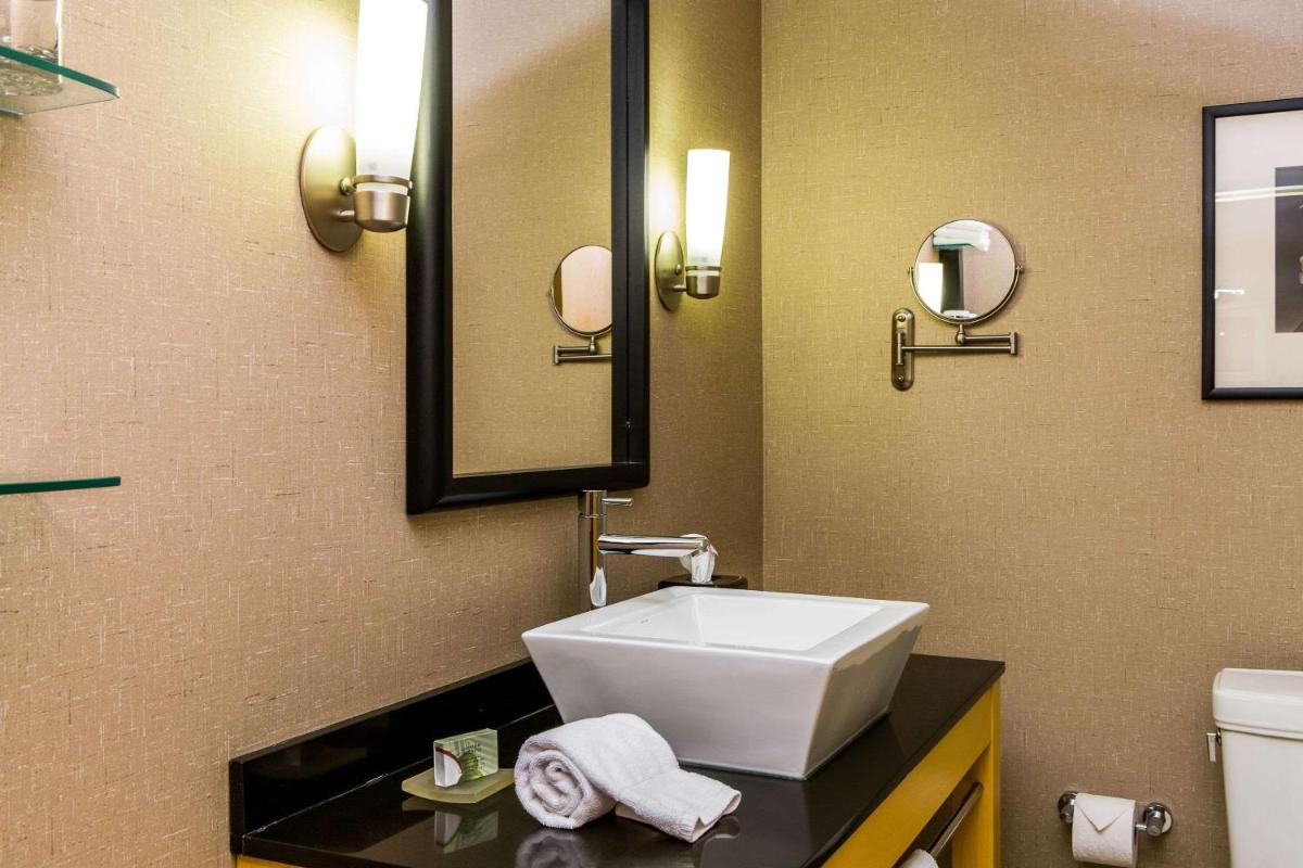 Cambria Hotel Raleigh-Durham Airport - Housity