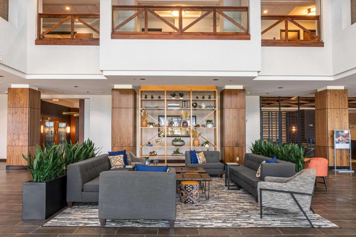 Drury Plaza Hotel Dallas Arlington - Housity