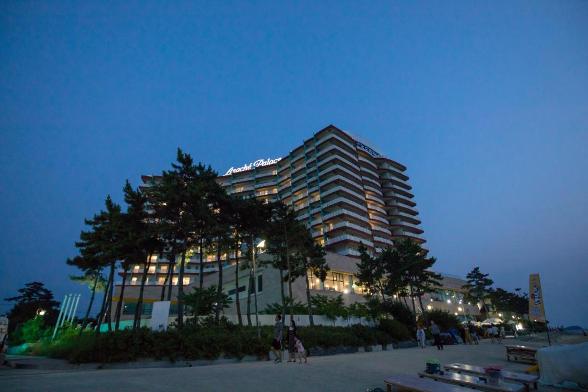 Beache Palace - Housity