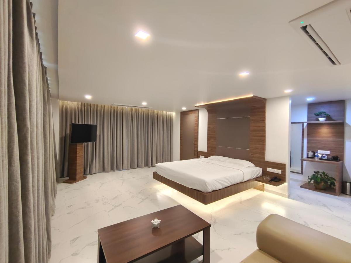 Merlot Leisures - Housity