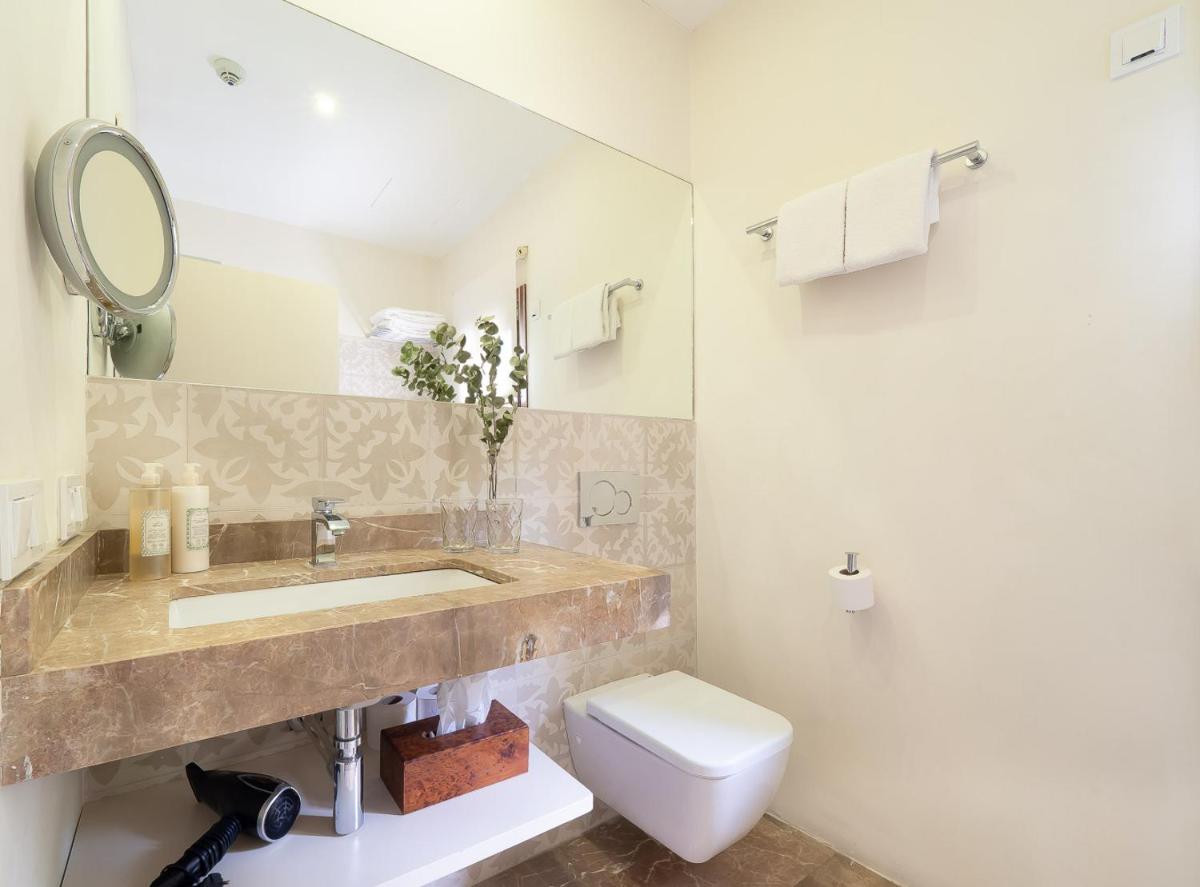 Un baño de Hotel & Restaurant Jardi d'Artà