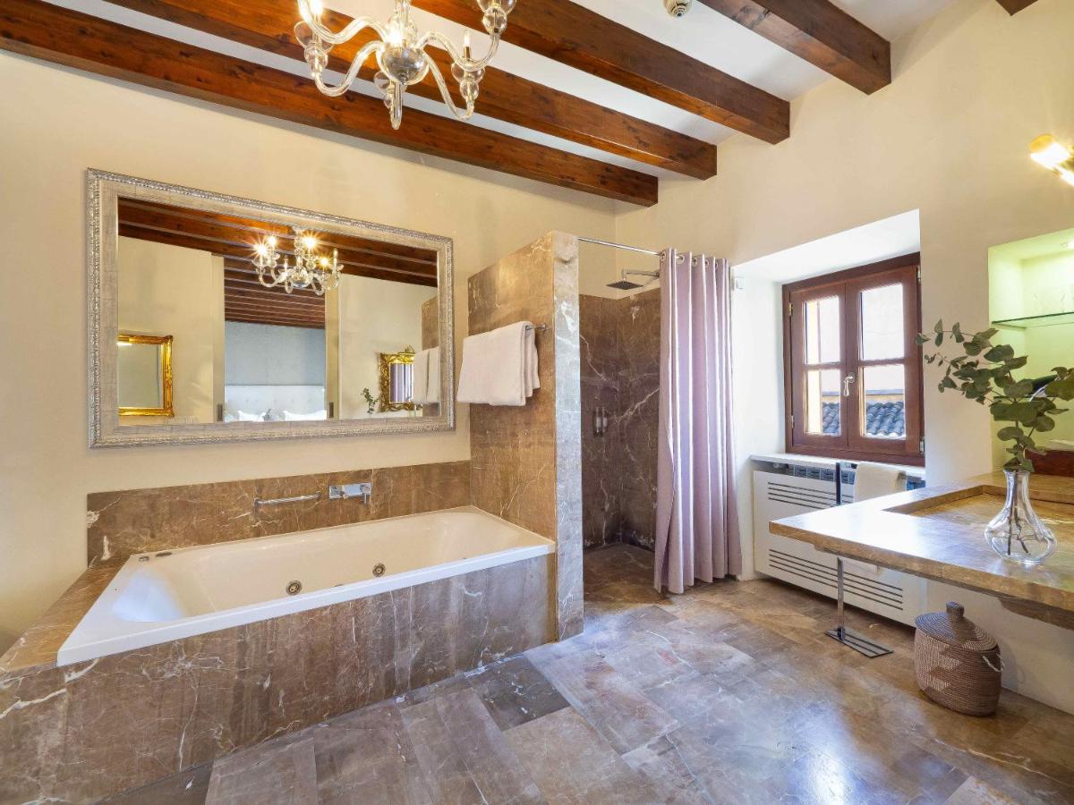Un baño de Hotel & Restaurant Jardi d'Artà