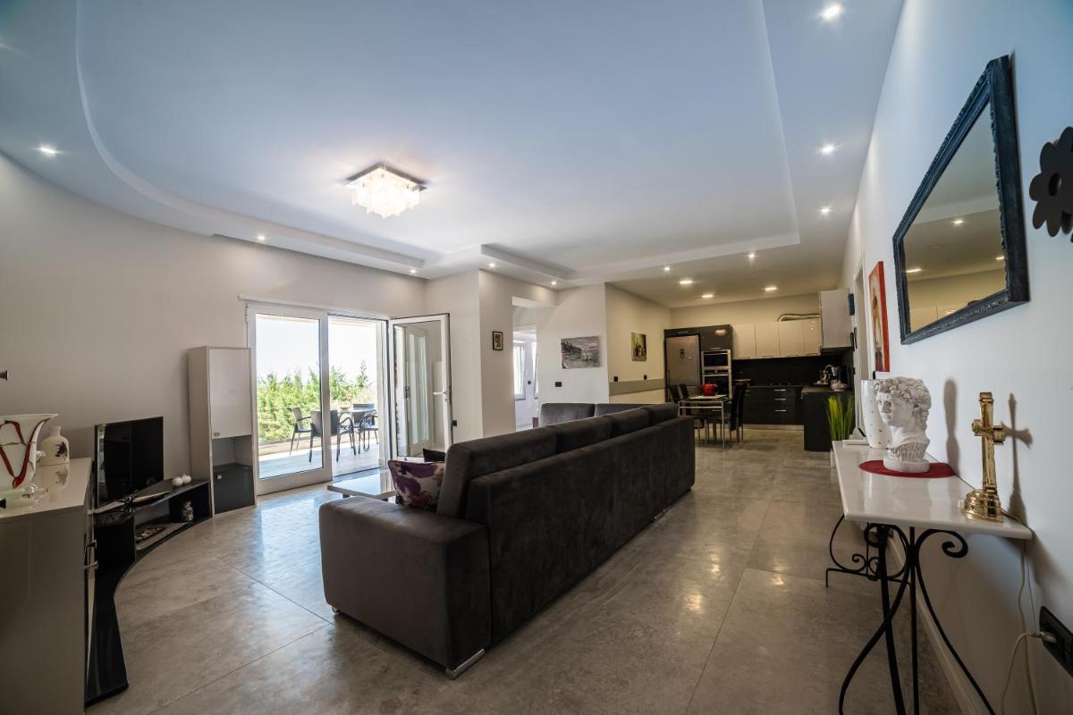 Epirus Hotel - Housity