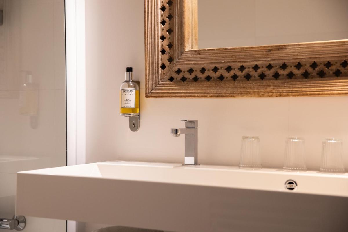 Salle de bains dans l'établissement Oustau Camarguen Hôtel & Spa