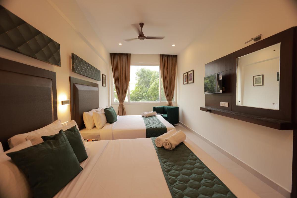 Hotel Aavudai Grand - Housity