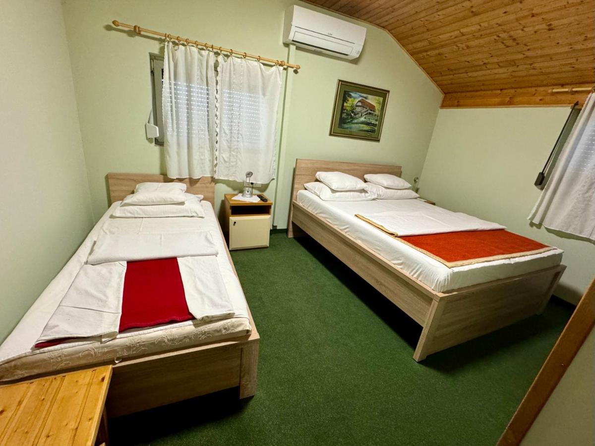Sobe Hermelin Potok - Housity