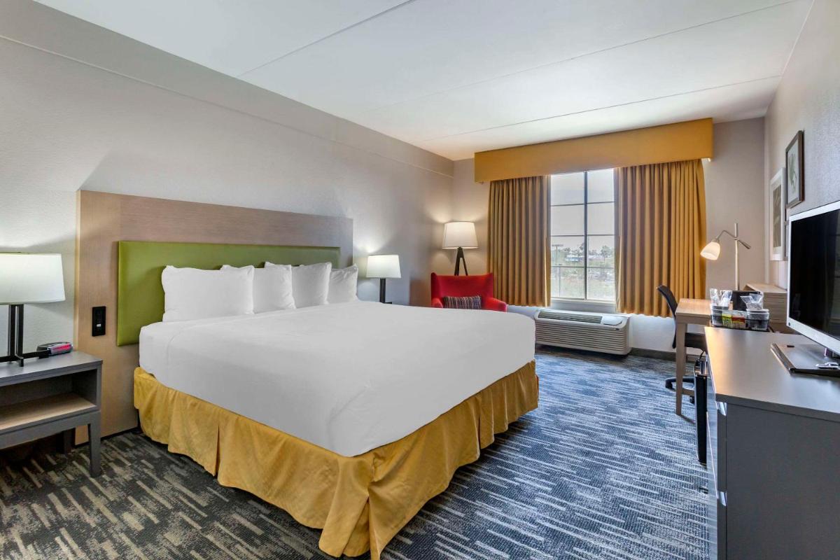 Country Inn & Suites by Radisson, Mesa, AZ - Housity