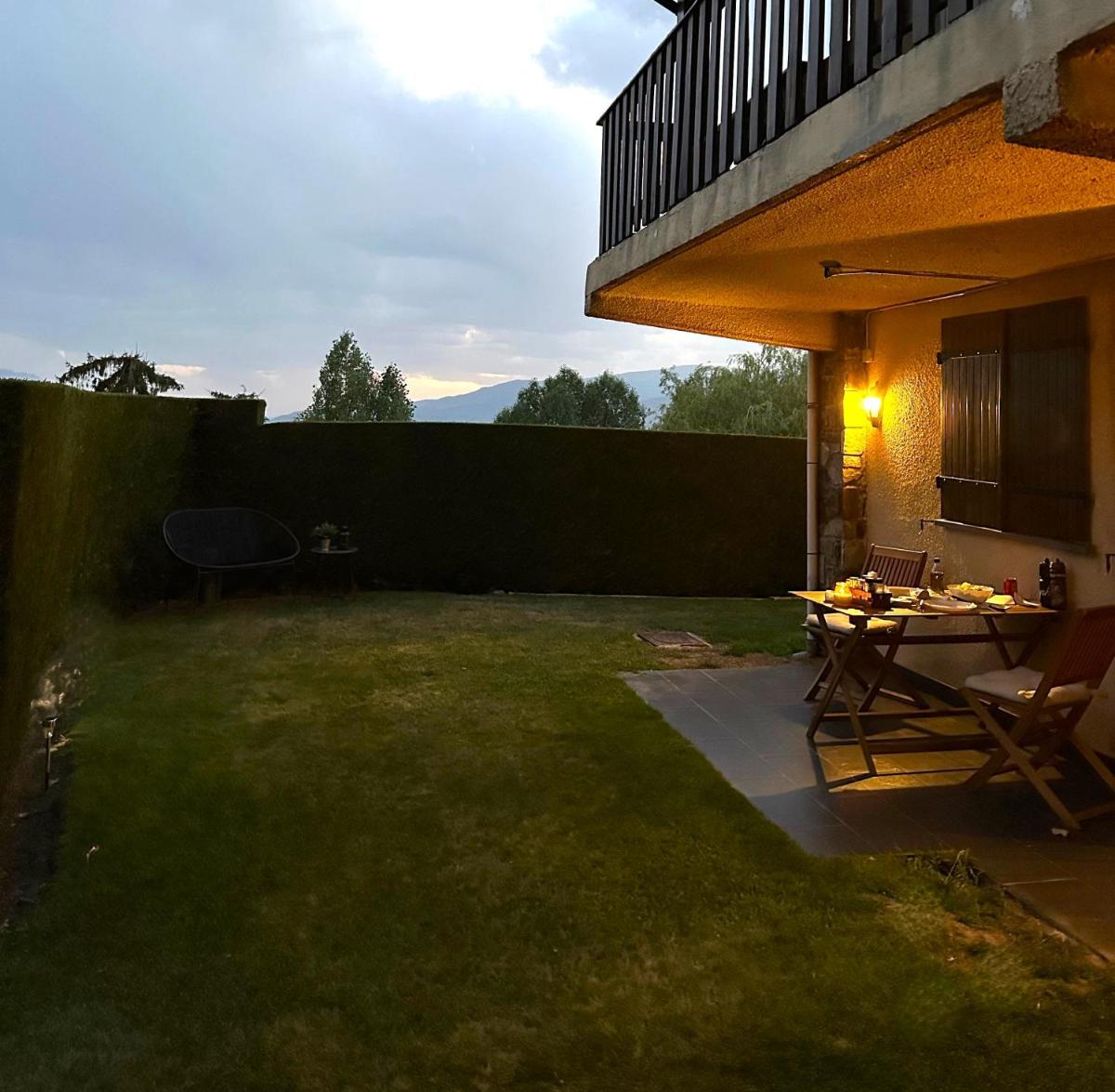 Apartamento con piscina en Osseja - Housity