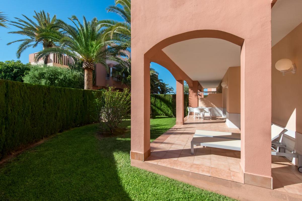 Jardín al aire libre en Oliva Nova Beach & Golf Hotel