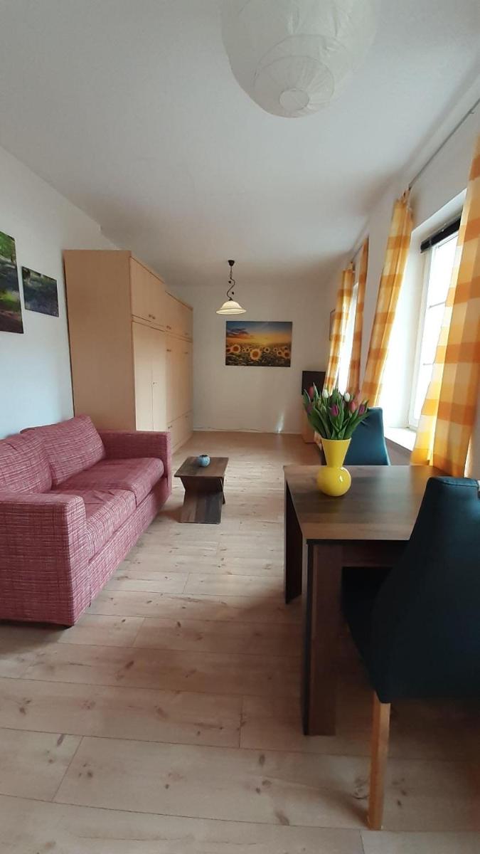 1-Zimmer-Apartment-2-Hochparterre - Housity