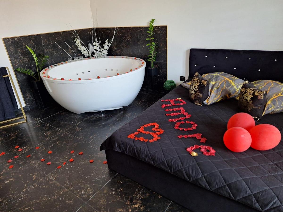Apartament Złoty z Jacuzzi - Hizvo