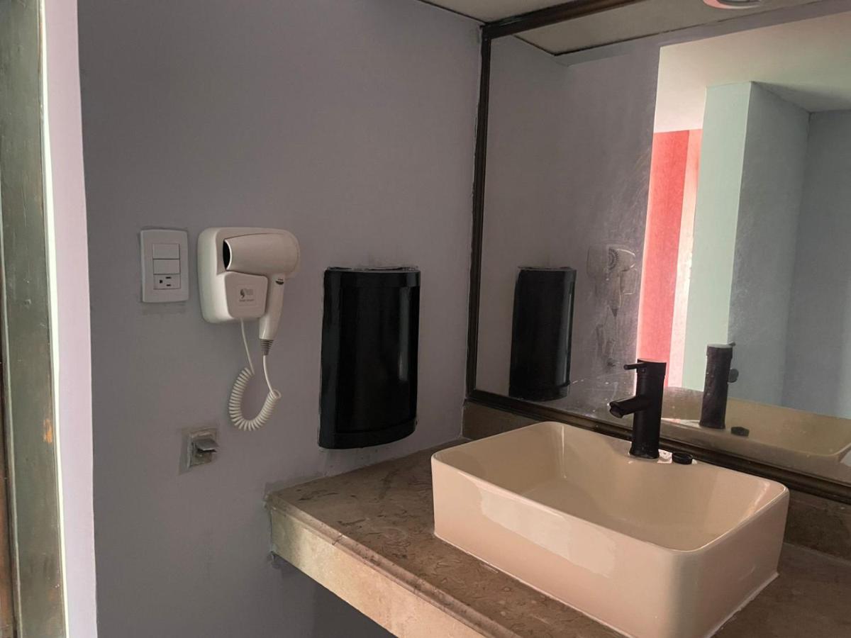 AUTO HOTEl MONTE CARLO - Housity