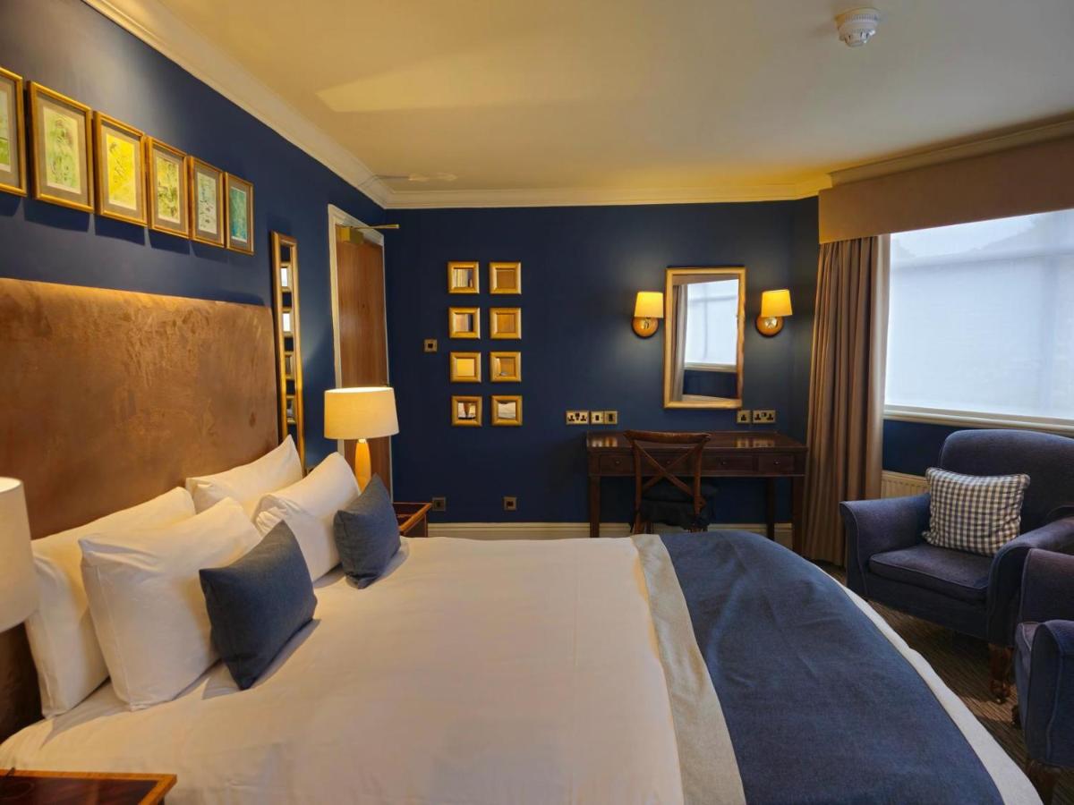 Hotel Manor - Datchet, Windsor - Housity