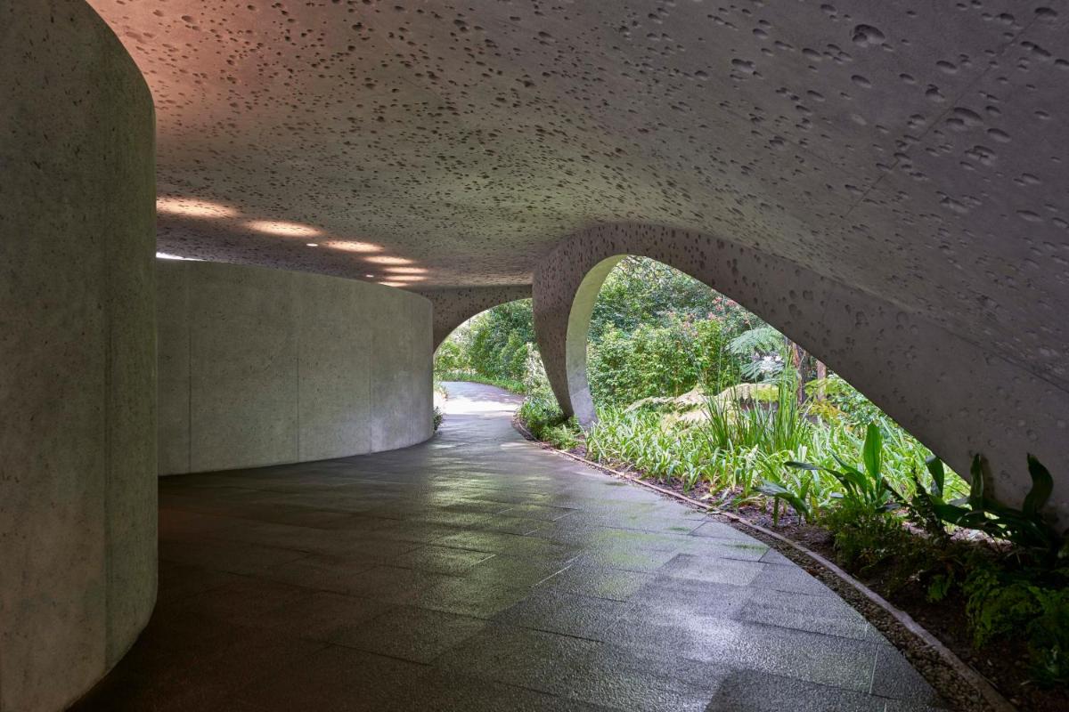 Um jardim no exterior de Terra Nostra Garden Hotel