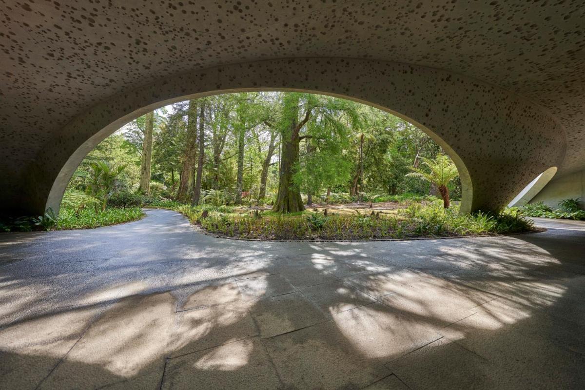 Um jardim no exterior de Terra Nostra Garden Hotel