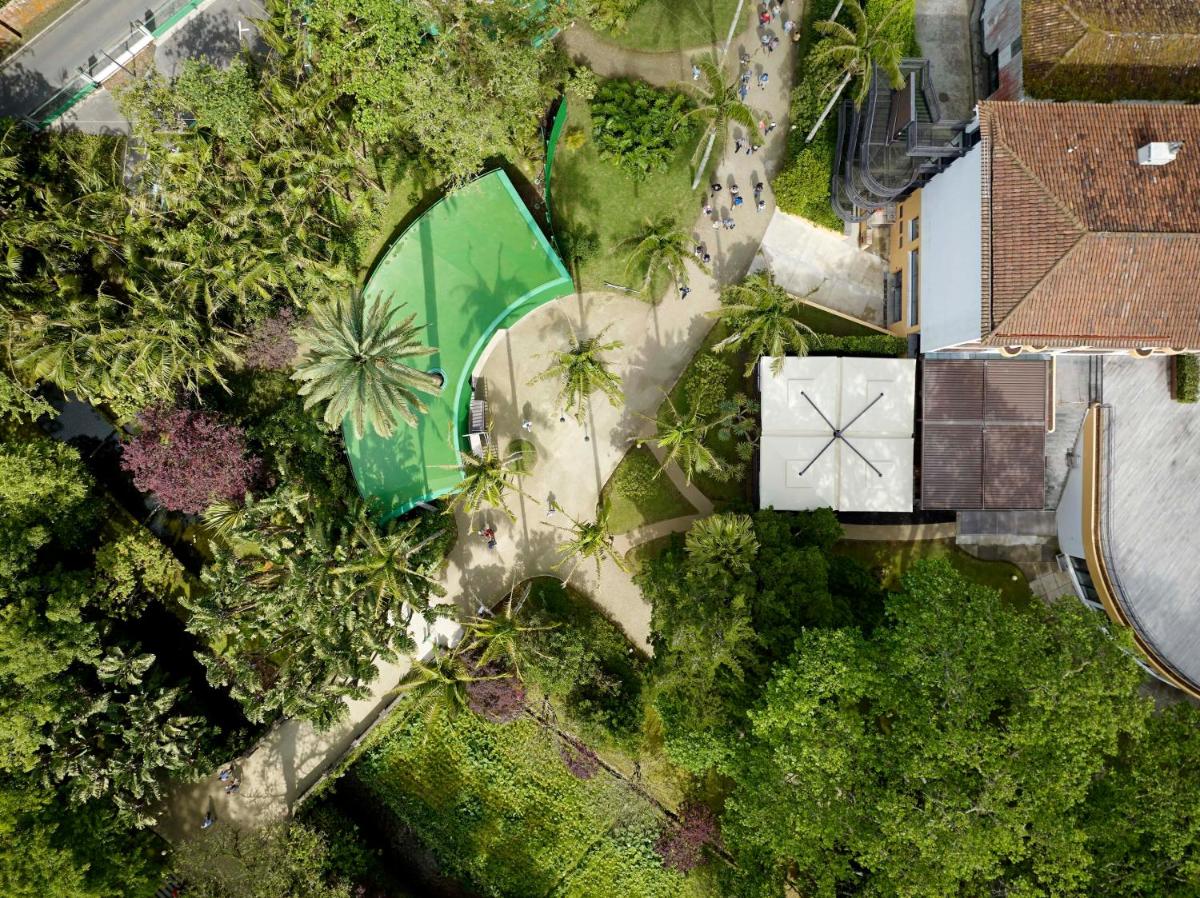 Uma vista aérea de Terra Nostra Garden Hotel