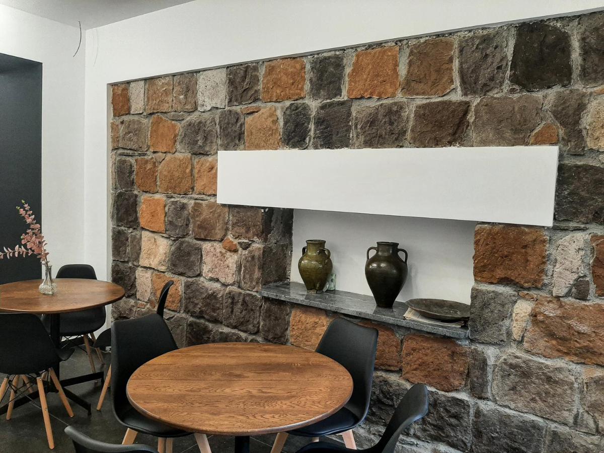 Innwoods Hotel - Housity