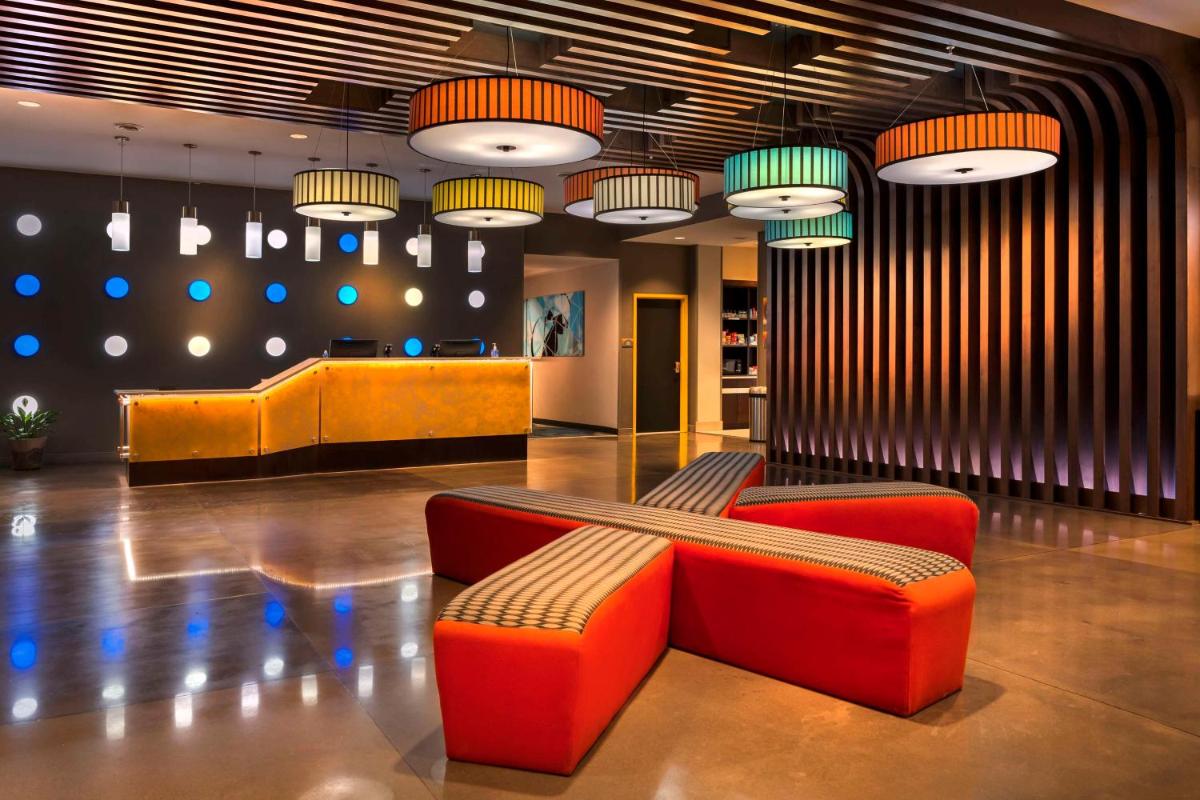 GLo Hotel Asheville-Blue Ridge Parkway - Housity
