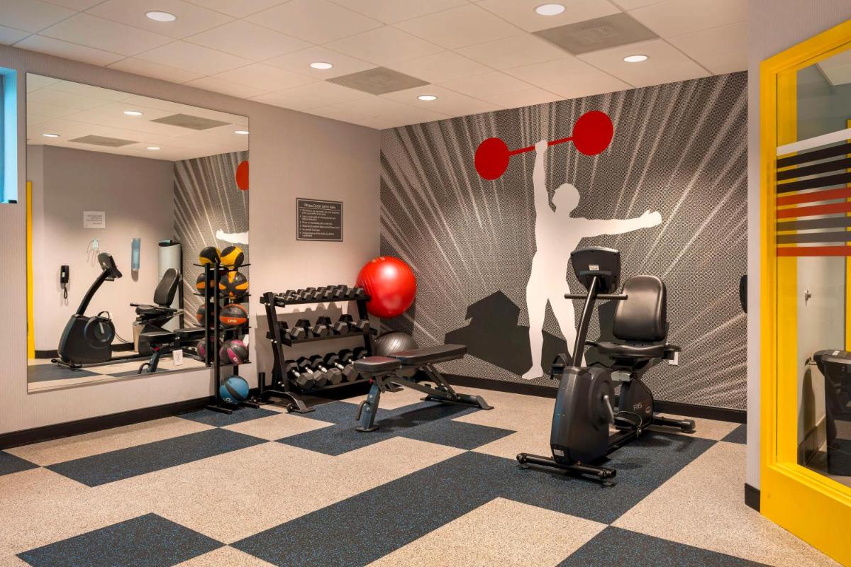 GLo Hotel Asheville-Blue Ridge Parkway - Housity
