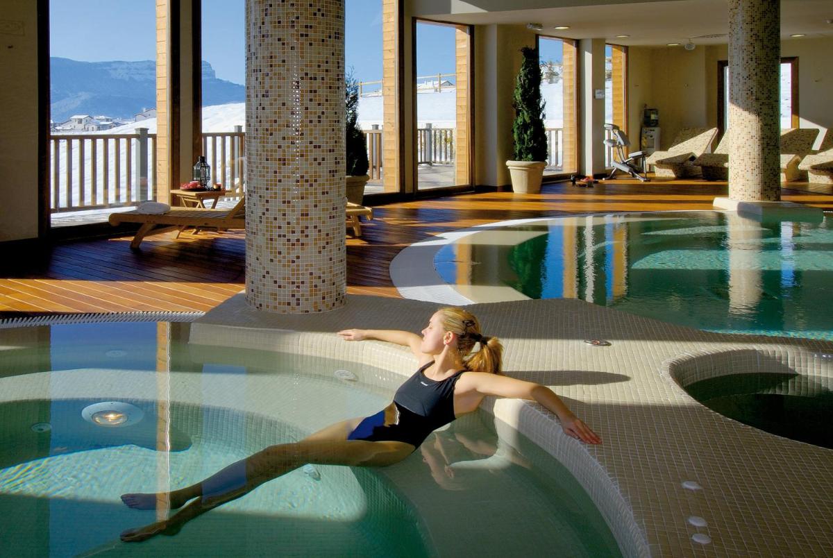 Piscina en o cerca de Hotel & Spa Real Badaguás Jaca