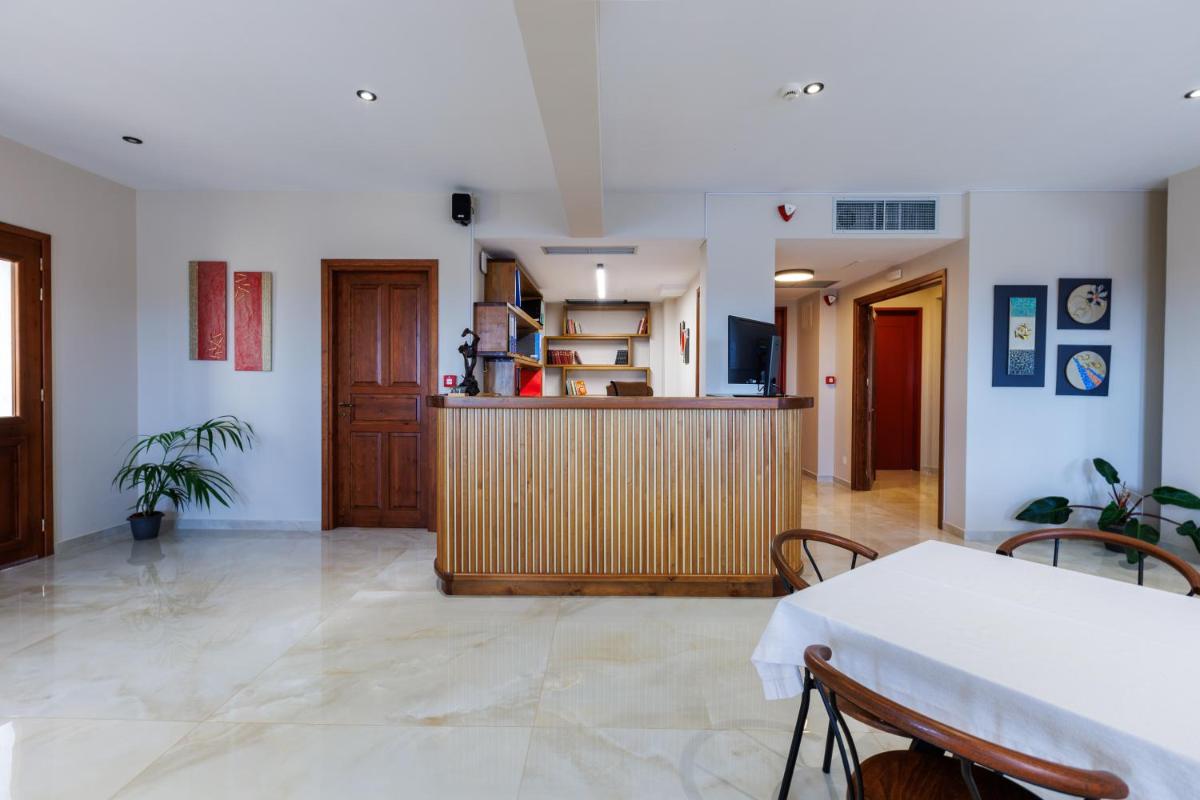 The View Hotel - Hizvo