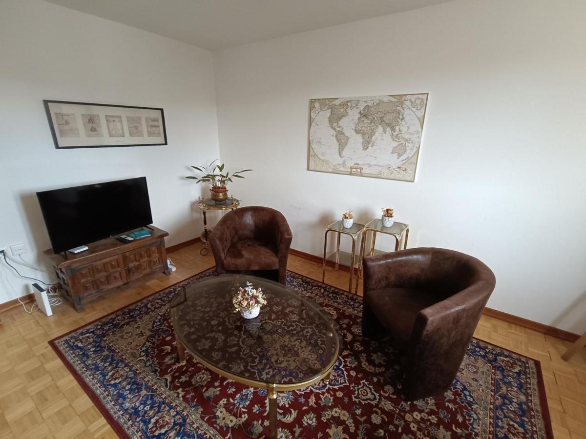 HELVETIA 2 Zimmer Apartment mit Parkplatz - Housity