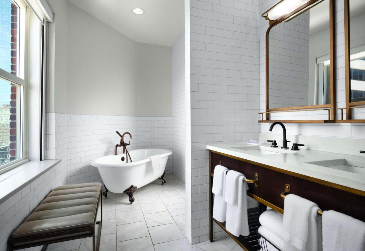 Hotel Phillips Kansas City, Curio Collection By Hilton - Housity