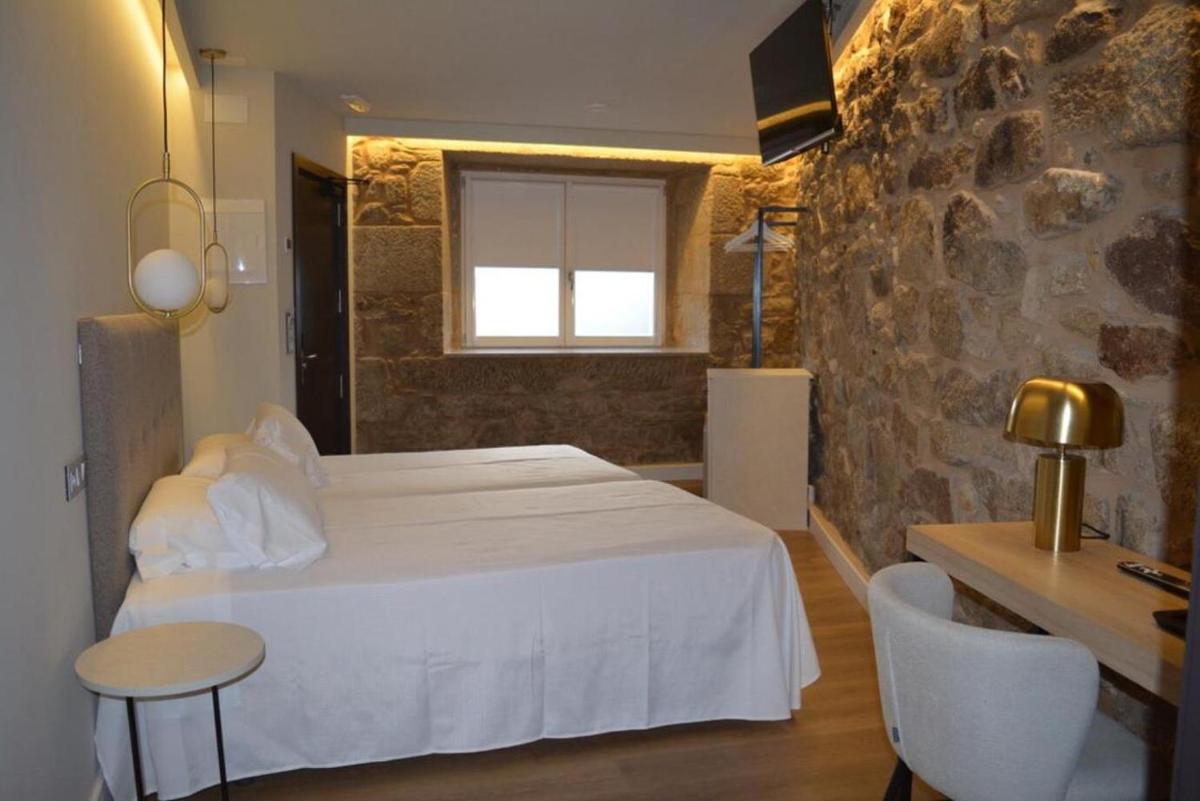 Corona de Galicia Rooms - Housity