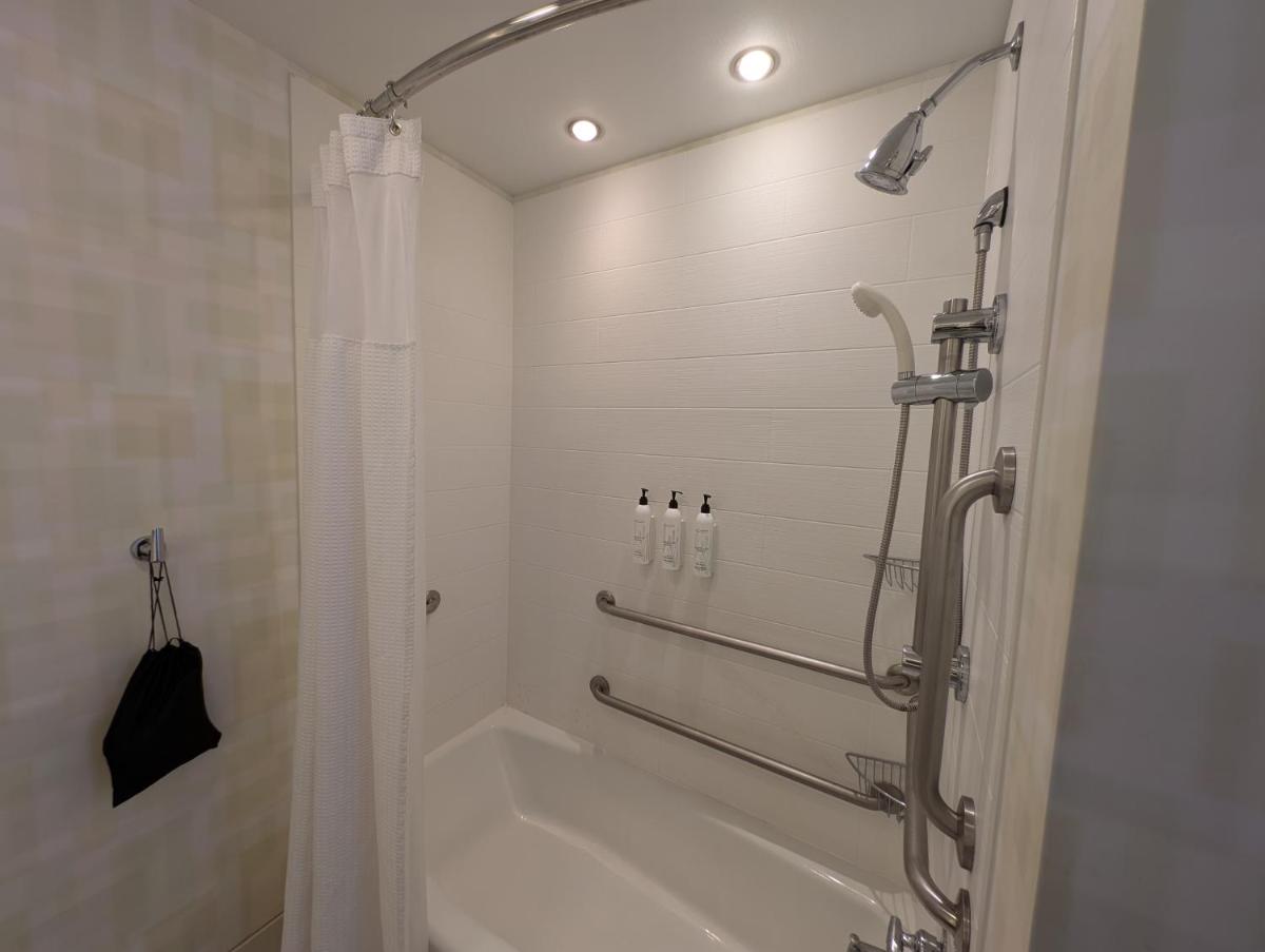 SpringHill Suites by Marriott Chicago Waukegan/Gurnee - Housity